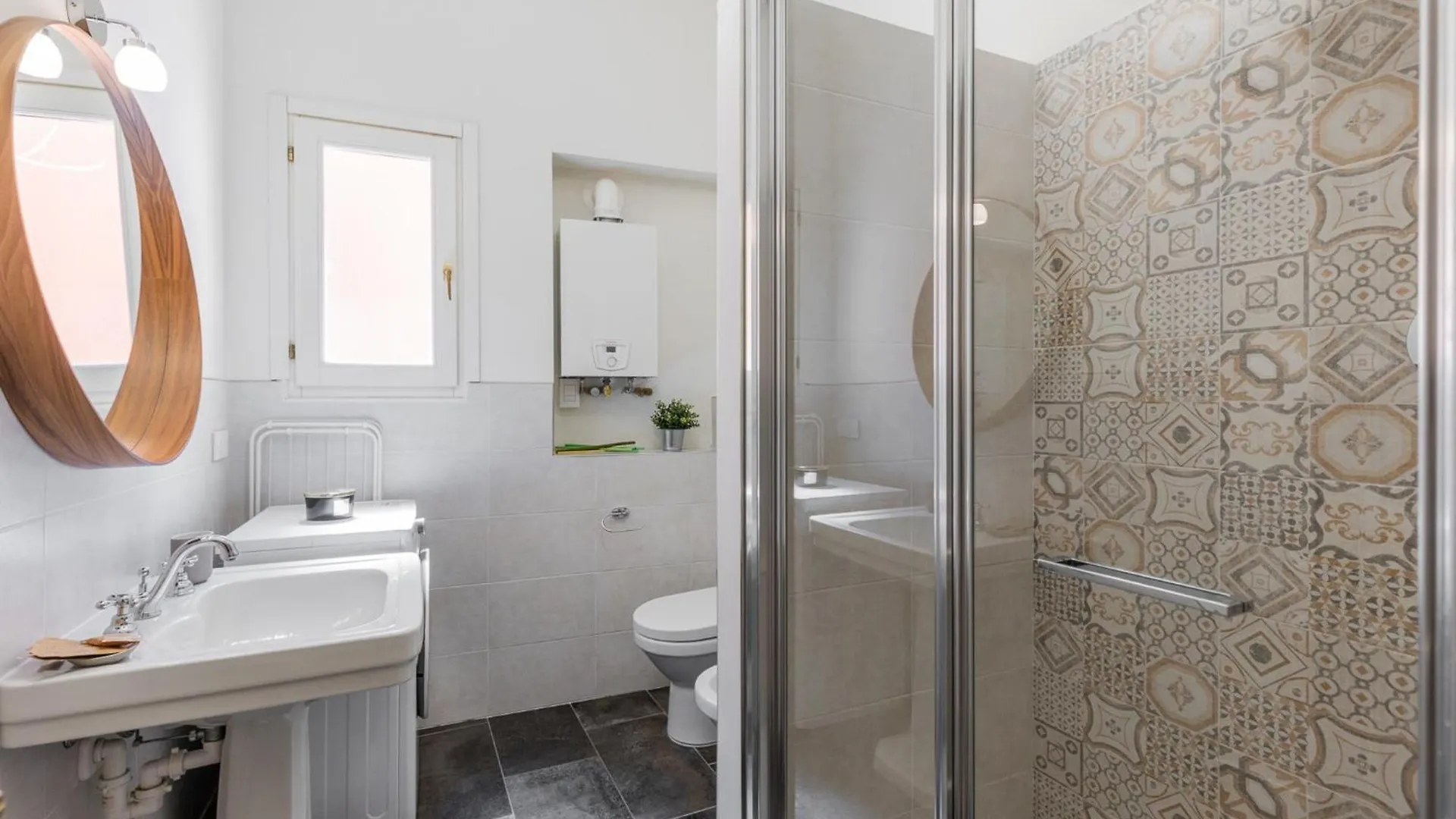 Righi Apartment Bolonia